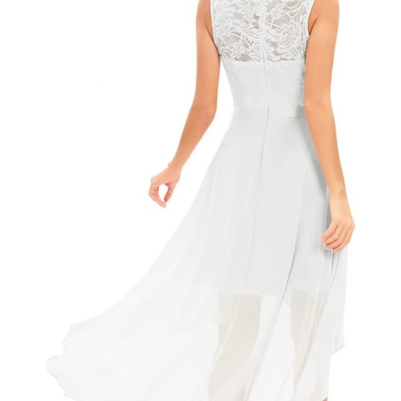 Lightweight & soft Women's lace dress. This dress is New without tag attached - Picture 2 of 6